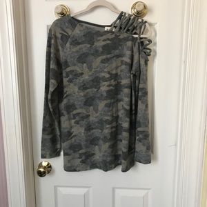 Camo top